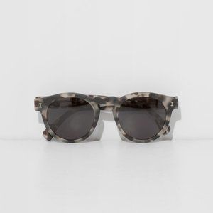 LIKE NEW ILLESTEVA LEONARD SUNGLASSES